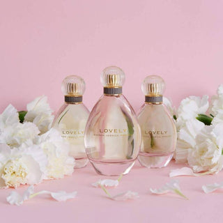 Lovely by SJP - Sweet, Floral, Musky Amber Woody Eau De Parfum Spray Fragrance for Women - With Notes of Mandarin, Bergamot, Apple, and Cedarwood - Intense, Long Lasting Scent - 6.7 oz